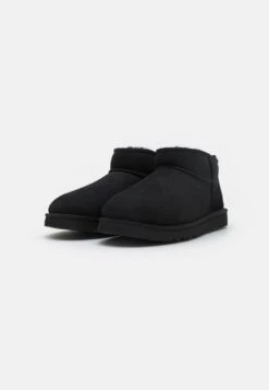 Ugg CLASSIC ULTRA MINI - Winter Boots - Black 10 Ugg CLASSIC ULTRA MINI - Winter Boots - Black -Ugg 04e84d75461f4b3482ec868a57b832c9