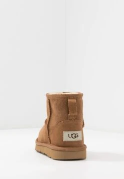 Ugg CLASSIC MINI II UNISEX - Stiefelette - Chestnut 20 Ugg CLASSIC MINI II UNISEX - Stiefelette - Chestnut -Ugg 0e3da423e9d14b82bc91c641651afaac