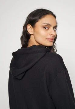 Ugg LAWNA - Nachtwäsche Shirt - Black 9 Ugg LAWNA - Nachtwäsche Shirt - Black -Ugg 11d3192360f842dab7492d78631fd337