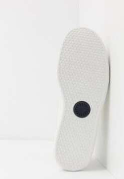 Ugg SOUTH BAY - Sneaker Low - White 10 Ugg SOUTH BAY - Sneaker Low - White -Ugg 20bac35ceaa344bbbd7902cb65bda0d3