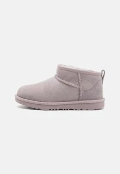 Ugg CLASSIC ULTRA MINI UNISEX - Stiefelette - Chestnut 28 Ugg CLASSIC ULTRA MINI UNISEX - Stiefelette - Chestnut -Ugg 27f33ebb715d40cbb4cc9cb417b8f767 2