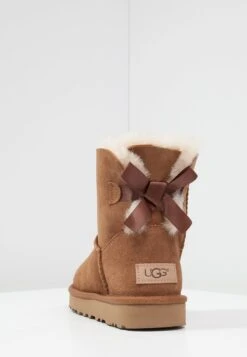 Ugg MINI BAILEY BOW - Stiefelette - Chestnut 11 Ugg MINI BAILEY BOW - Stiefelette - Chestnut -Ugg 2b68c88c3bdd4c9ea2490aff6a33ab36