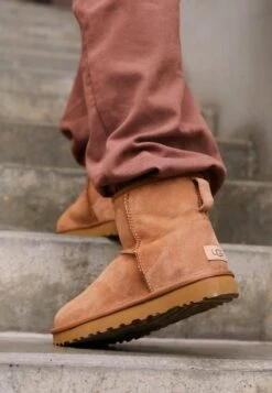 Ugg CLASSIC MINI - Ankle Boot - Chestnut -Ugg 307c3b1e2d2543b7b692bd9f83f75992