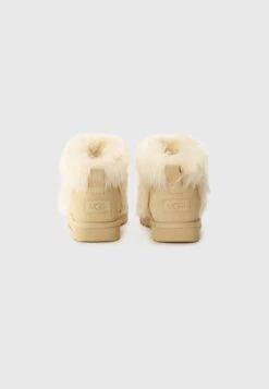 Ugg CLASSIC CHALET - Winter Boots - Sandcastle 9 Ugg CLASSIC CHALET - Winter Boots - Sandcastle -Ugg 38d2fc8789af482bbeb974b466a22c32