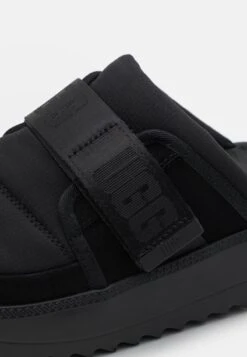 Ugg MAXXER STRAP SLIDE - Pantolette Flach - Black 11 Ugg MAXXER STRAP SLIDE - Pantolette Flach - Black -Ugg 3ef63f4bc3624391a5f09147cdc317d2