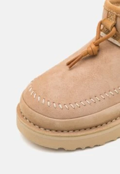 Ugg ULTRA MINI CRAFTED REGENERATE UNISEX - Ankle Boots - Sand 11 Ugg ULTRA MINI CRAFTED REGENERATE UNISEX - Ankle Boots - Sand -Ugg 4b72139f5e844da8a979716b24a56083