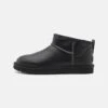 Ugg CLASSIC ULTRA MINI - Classic Ankle Boots - Black