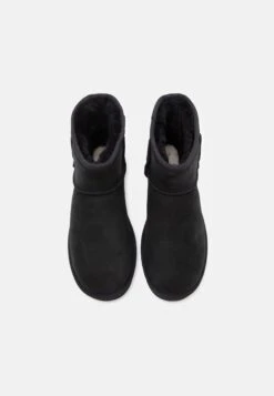 Ugg CLASSIC MINI UNISEX - Winter Boots - Black 13 Ugg CLASSIC MINI UNISEX - Winter Boots - Black -Ugg 53b1fc6ebe1a49cfad2f1b0280a09aa3