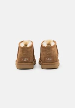 Ugg CLASSIC ULTRA MINI UNISEX - Stiefelette - Chestnut 22 Ugg CLASSIC ULTRA MINI UNISEX - Stiefelette - Chestnut -Ugg 5b89270344654ff78c60444e7c0eb670