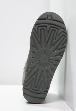 Ugg MINI BAILEY BOW - Stiefelette - Grey 11 Ugg MINI BAILEY BOW - Stiefelette - Grey -Ugg 5beedd16bb374cde961fbdec66297c95