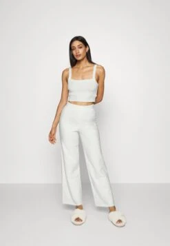 Ugg -Ugg 5efb6d90b5d74b76a3dd78530949c62a