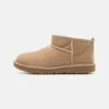 Ugg CLASSIC ULTRA MINI UNISEX - Stiefelette - Sand