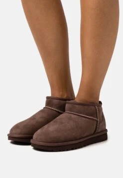 Ugg CLASSIC ULTRA MINI - Ankle Boot - Burnt Cedar