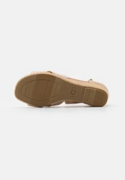 Ugg YARROW - Plateausandalette - Natural 10 Ugg YARROW - Plateausandalette - Natural -Ugg 8bb56cab27094f5e998e45c86f7f9f22