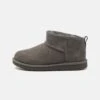 Ugg CLASSIC ULTRA MINI UNISEX - Stiefelette - Grey