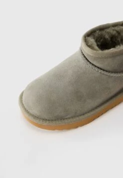 Ugg CLASSIC ULTRA MINI UNISEX - Stiefelette - Moss Green/amphora 19 Ugg CLASSIC ULTRA MINI UNISEX - Stiefelette - Moss Green/amphora -Ugg 8c14701981654670a5a935621c25a43d
