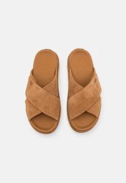 Ugg GOLDENSTAR CROSS SLIDE - Pantolette Flach - Chestnut -Ugg a176eac76bd64175899bf06576551a75