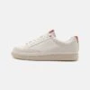 Ugg SOUTH BAY - Sneaker Low - White/sienna