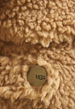 Ugg FRANKIE SHERPA TRUCKER JACKET - Winterjacke - Camel -Ugg a733a90fe96a448396242e8ed70a1c23