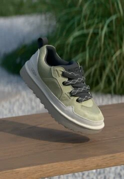 Ugg LOWMEL - Skate Shoes - Woodland Green 21 Ugg LOWMEL - Skate Shoes - Woodland Green -Ugg a8af982f27384cee9877515b2e8789cb
