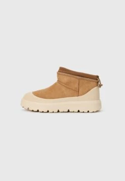 Ugg ULTRA UNISEX - Winter Boots - Chestnut/whitecap