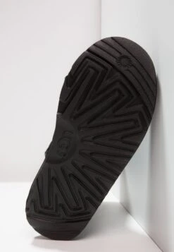 Ugg CLASSIC II - Stiefelette - Black 10 Ugg CLASSIC II - Stiefelette - Black -Ugg befc36dc4d724cd5be44bd3455f969c0