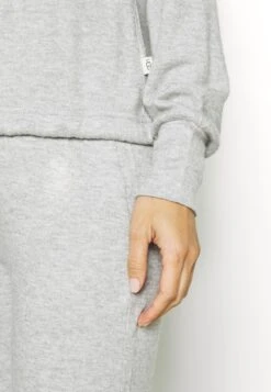 Ugg GABLE - Pyjama - Grey Heather -Ugg bfec86c4a03a4b07bba69fc0ede9f417