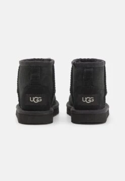 Ugg CLASSIC MINI II UNISEX - Stiefelette - Black 12 Ugg CLASSIC MINI II UNISEX - Stiefelette - Black -Ugg cb54d14e7490488ca71099e96bd14ee1