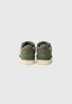 Ugg LOWMEL - Skate Shoes - Woodland Green 14 Ugg LOWMEL - Skate Shoes - Woodland Green -Ugg cf266a07a6a046b3ae15855b61b56b05