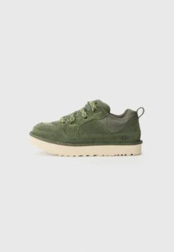 Ugg LOWMEL - Skate Shoes - Woodland Green