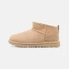 Ugg CLASSIC ULTRA MINI UNISEX - Stiefelette - Driftwood