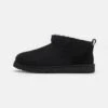Ugg CLASSIC ULTRA MINI - Winter Boots - Black