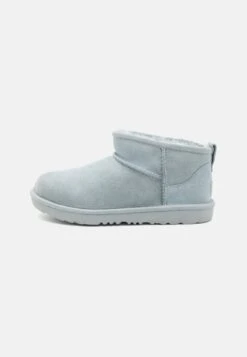 Ugg CLASSIC ULTRA MINI UNISEX - Stiefelette - Grey 23 Ugg CLASSIC ULTRA MINI UNISEX - Stiefelette - Grey -Ugg e6b297a7b81245ad81345b1c49a74099