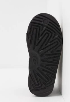 Ugg NEUMEL II UNISEX - Schnürstiefelette - Black 12 Ugg NEUMEL II UNISEX - Schnürstiefelette - Black -Ugg e8db8e9be83a4d8d8947f83bd6b5e42a