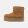 Ugg CLASSIC MINI UNISEX - Stiefelette - Chestnut