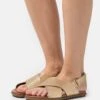 Ugg SOLIVAN SLINGBACK - Riemensandalette - Pale Gold Metallic
