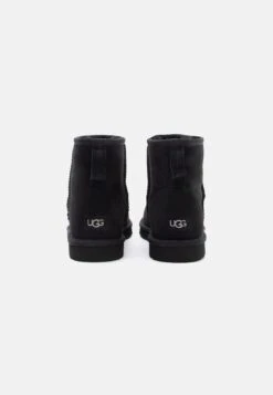 Ugg CLASSIC MINI UNISEX - Winter Boots - Black 12 Ugg CLASSIC MINI UNISEX - Winter Boots - Black -Ugg fdff83e4d67641fb9246ee576ada4bb0